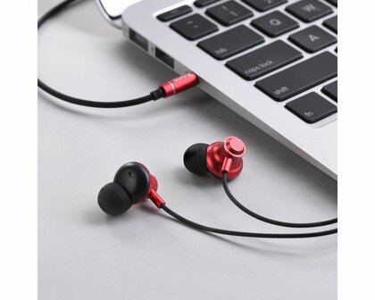 Hoco Magic Sound silver wired earphones with microphone