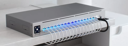Ubiquiti Pro Max 16 PoE Etherlighting